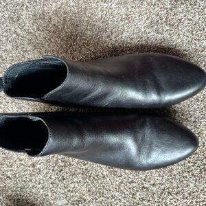 Born Remo Black Leather Chelsea Ankle Boots – Comfort Sole